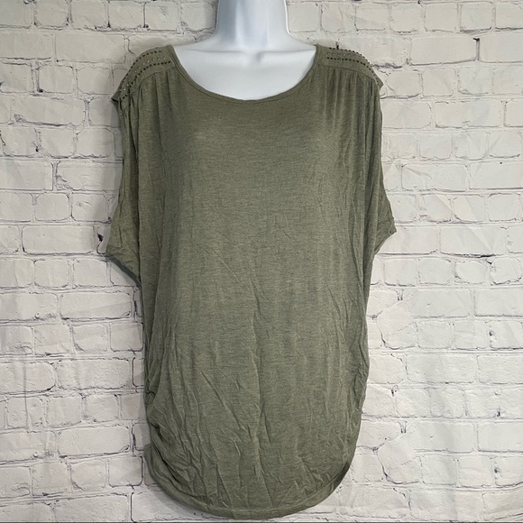 Large Blouse With Embellished Shoulders - Picture 1 of 7